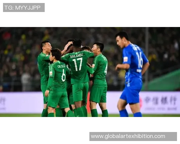 足球场上一字名星汇聚,梅、罗、苏、卡、皮等球员的传奇之路